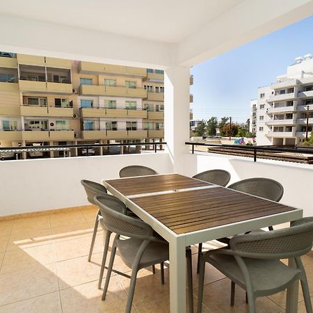 Boris Mackenzie 2 Bedroom Flat with Pool Larnaca Buitenkant foto