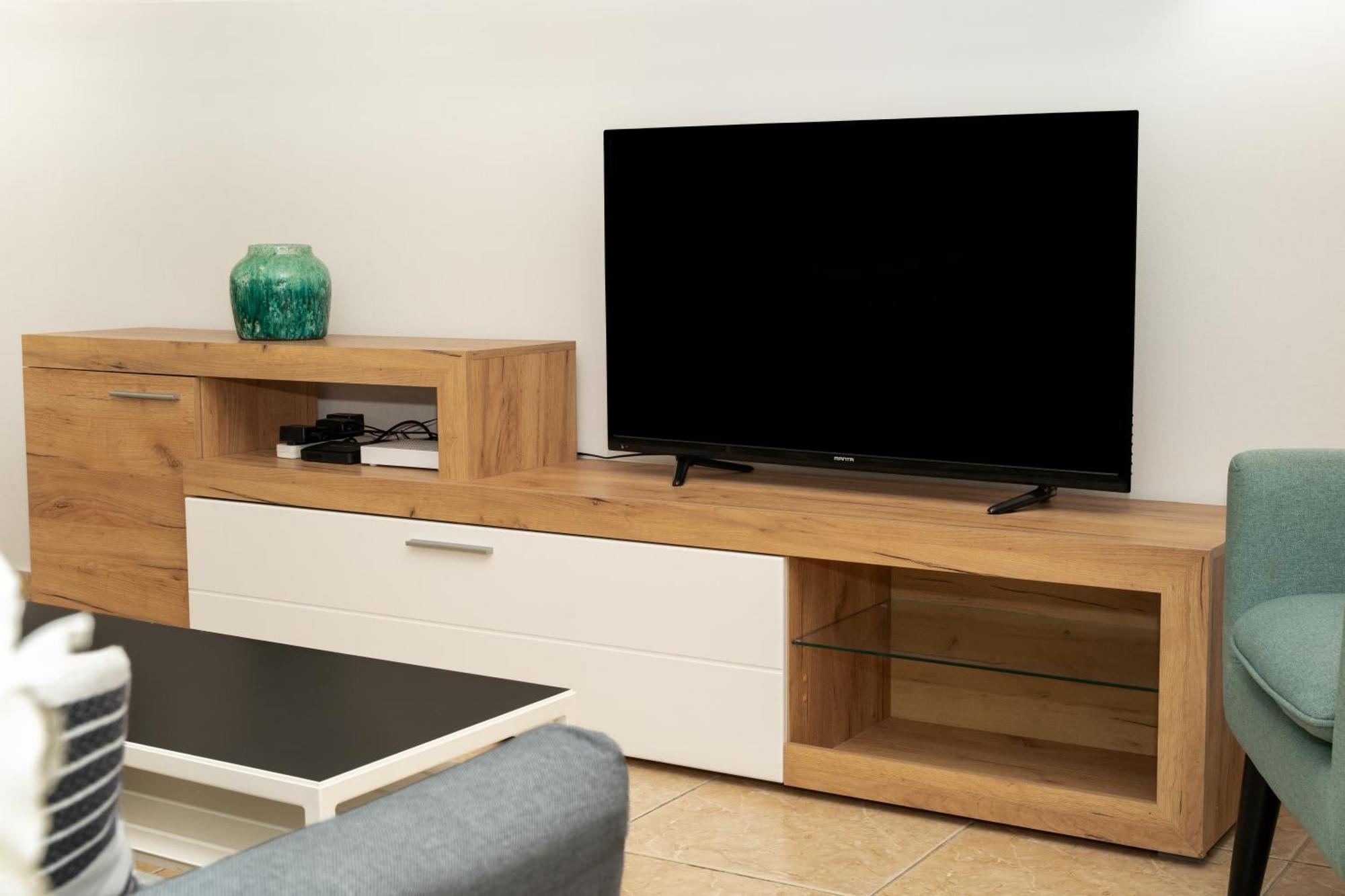 Boris Mackenzie 2 Bedroom Flat with Pool Larnaca Buitenkant foto